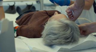 Foto van personage Mie tijdens haar behandeling